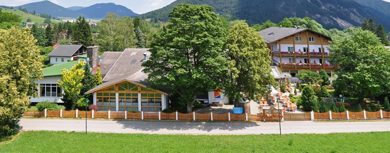 Wellnesshotel Paradiesquelle Puchberg am Schneeberg Exteriör bild